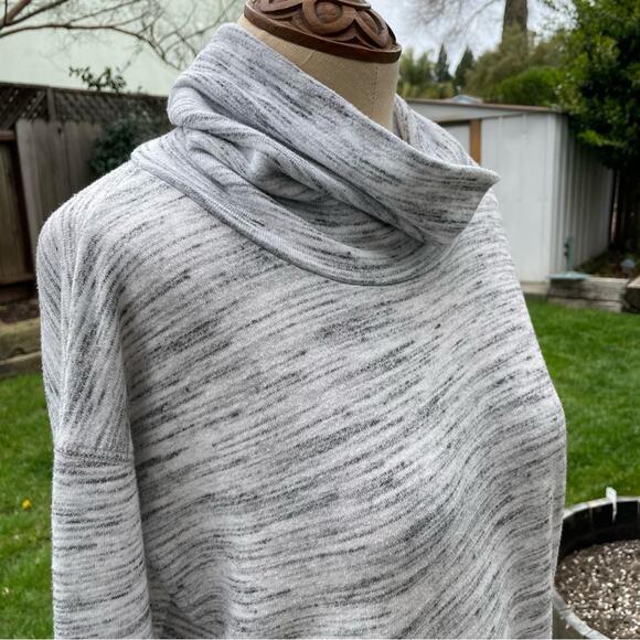 Liz Claiborne Weekend Cowl Neck Tunic Pullover Top Women's Size Small - Picture 4 of 10